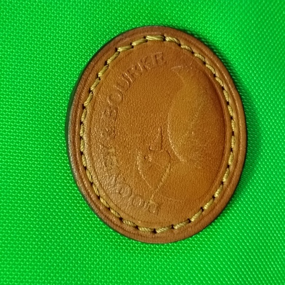 DOONEY & BOURKE Vibrant Green Crossbody Bag! Sturdy Leather In Great Condition! - Picture 3 of 14